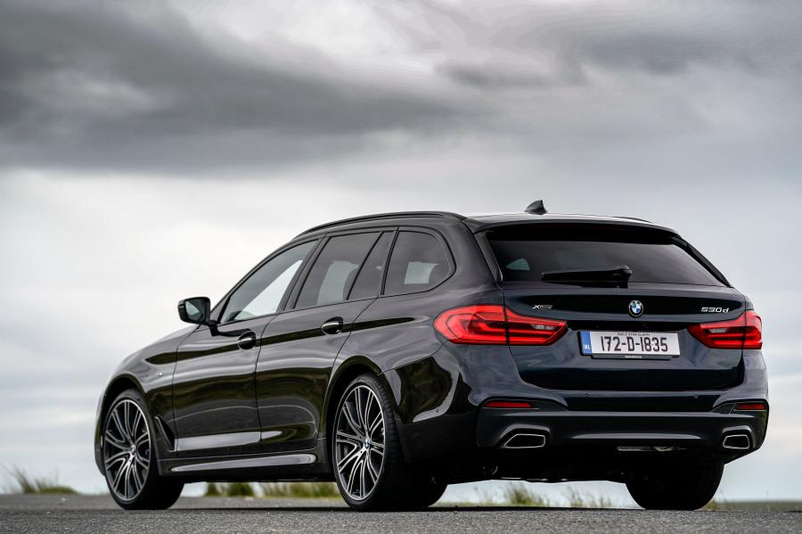  BMW 530d xDrive Touring M Sport (G31) 2017 года  (UK) (фото 25 из 40)